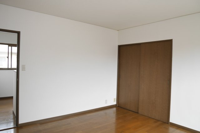高良内町中古戸建の洋室