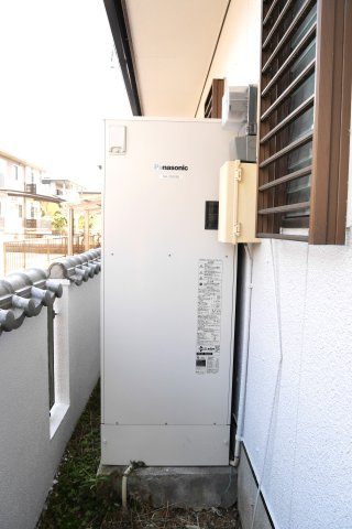 高良内町中古戸建の発電・温水設備