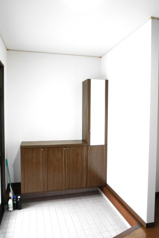 高良内町中古戸建の玄関