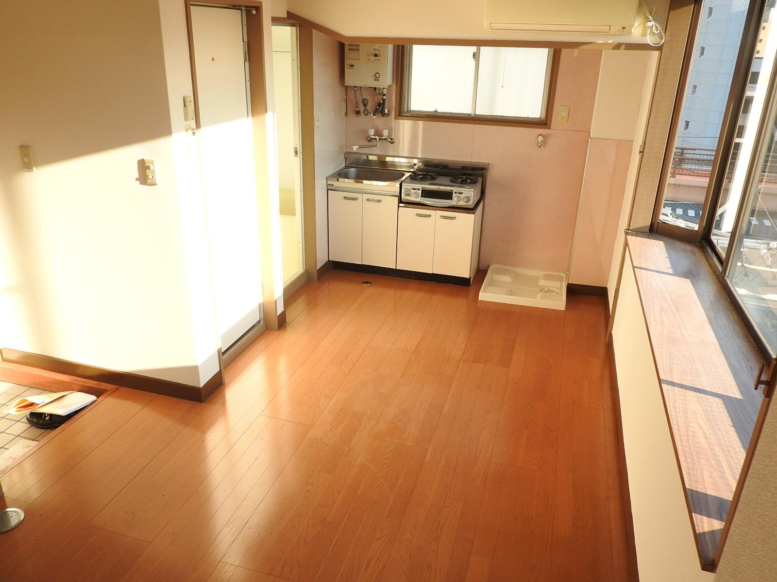 山口ビルの居間・リビング