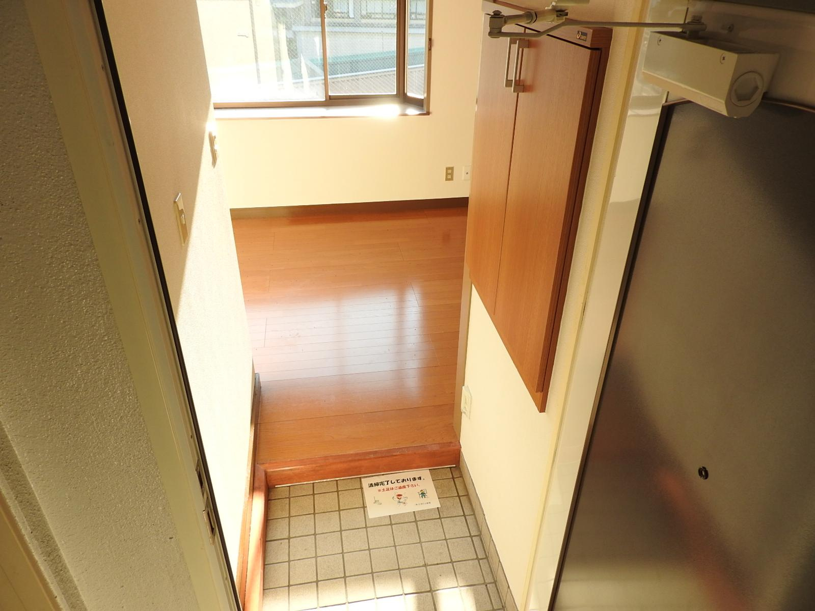 山口ビルの玄関