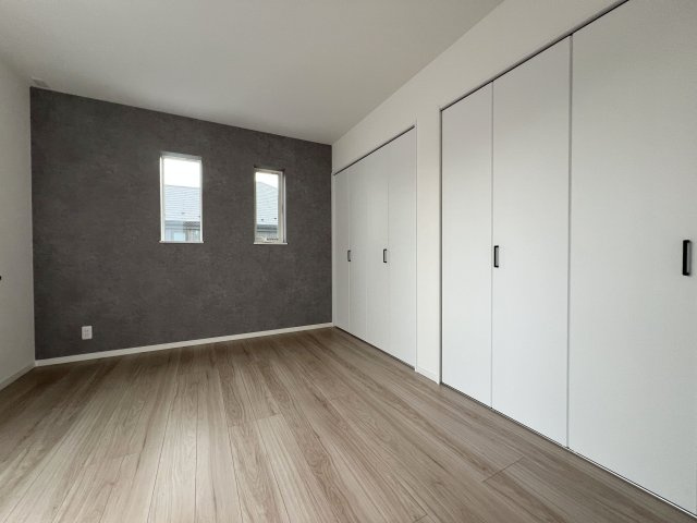福生市福生　新築戸建全3棟の洋室|6.5帖　ダブルクローゼット完備！！