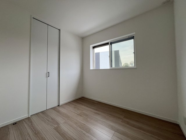 福生市福生　新築戸建全3棟の洋室|4.5帖