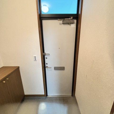 マンショングロットの玄関