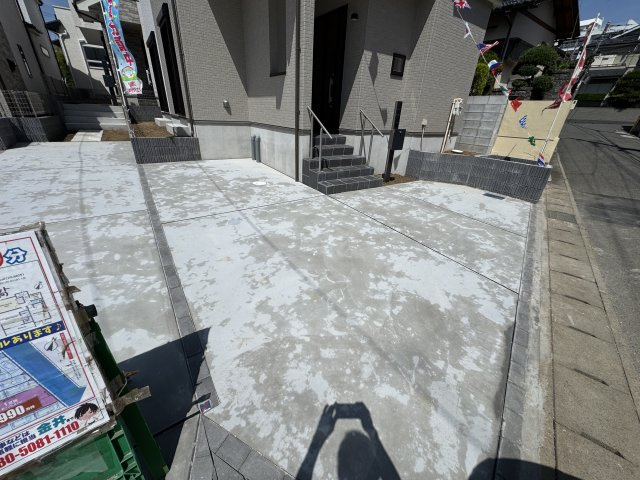 松戸市稔台１丁目新築戸建【稔台小学校：6分】の駐車場|B号棟駐車スペース・2台駐車可
