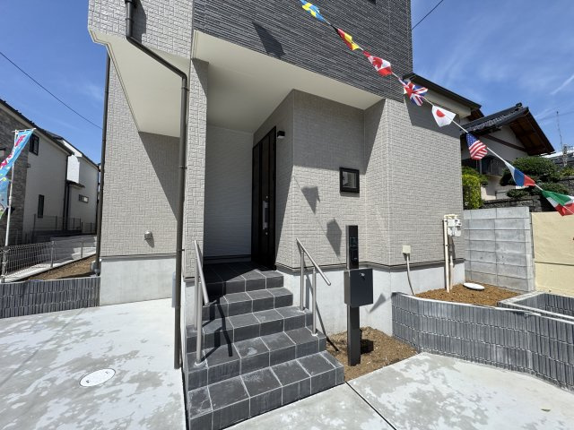 松戸市稔台１丁目新築戸建【稔台小学校：6分】のエントランス|エントランス・玄関ポーチ