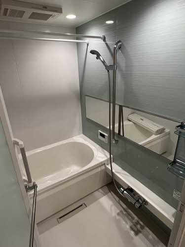 クリソベリルの浴室|落ち着いた空間のお風呂です