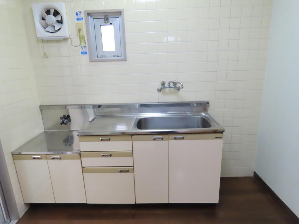 ツーエムビル勝山のキッチン|※別号室のお写真になります。