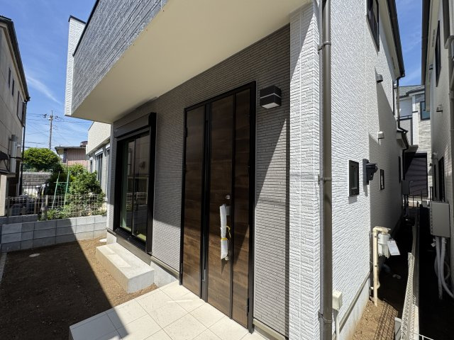 松戸市稔台１丁目新築戸建【稔台小学校：6分】のエントランス|エントランス・玄関ポーチ