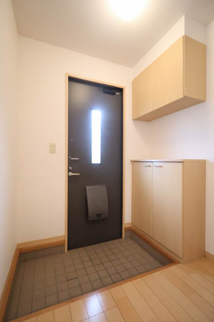 ファミール高須の玄関|ゆったりとした玄関です