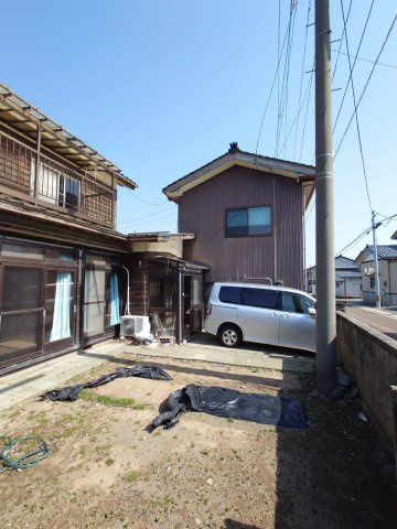 【前面道路含む現地写真】 | 柿崎区三ツ屋浜中古住宅