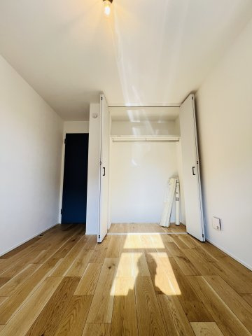 Beach Style House in茅ヶ崎の洋室