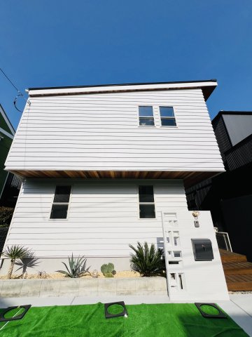Beach Style House in茅ヶ崎の外観|毎日がリゾートのように感じられるデザインです。
