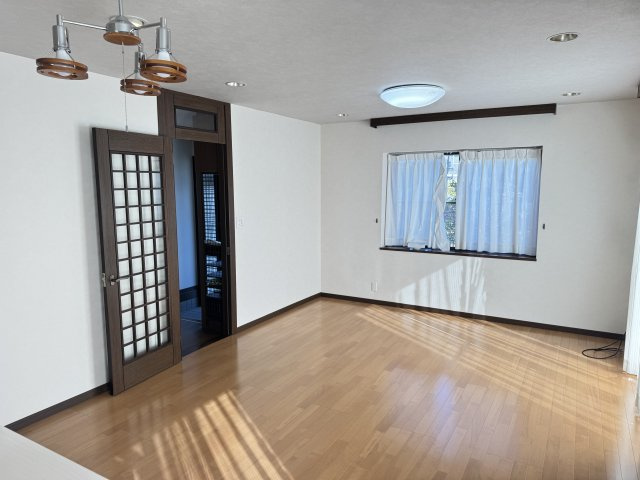 焼津市　三ケ名　中古住宅　４SLDKの居間・リビング