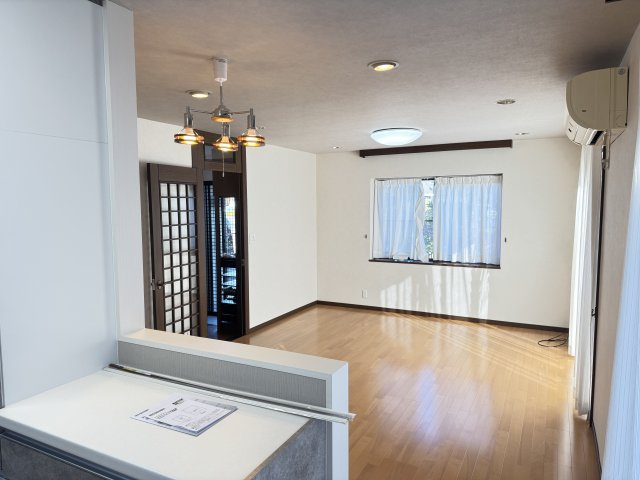 焼津市　三ケ名　中古住宅　４SLDKの居間・リビング