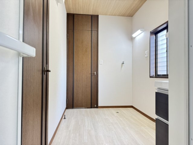 焼津市　三ケ名　中古住宅　４SLDKの玄関