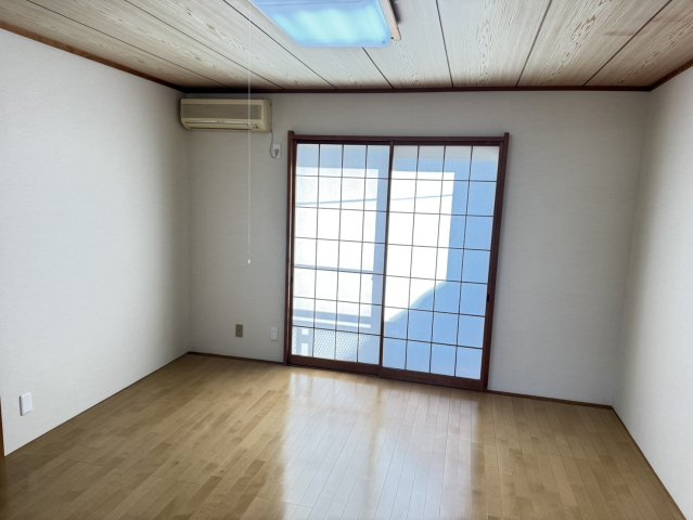 焼津市　三ケ名　中古住宅　４SLDKの洋室