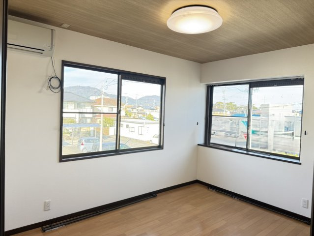 焼津市　三ケ名　中古住宅　４SLDKの洋室