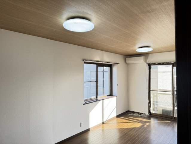 焼津市　三ケ名　中古住宅　４SLDKの洋室