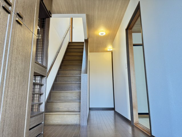 焼津市　三ケ名　中古住宅　４SLDKの洋室