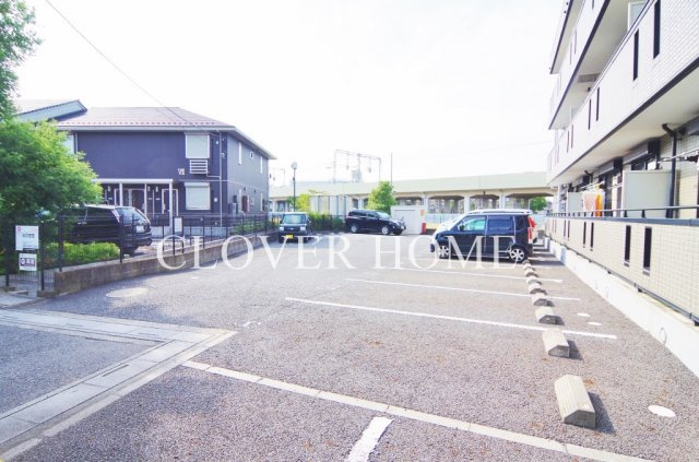 ゴールドパストラルの駐車場