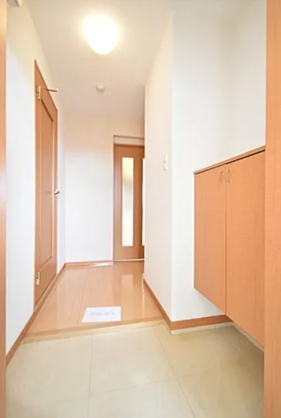 鹿児島県指宿市一棟マンションの玄関