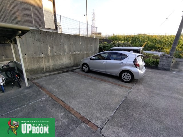 リヴィエール新橋の駐車場