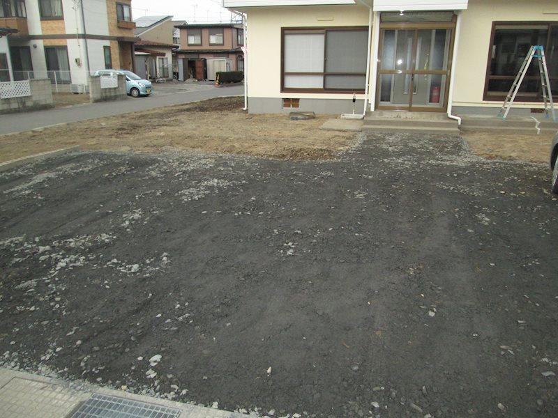 八戸市大字大久保字行人塚の駐車場