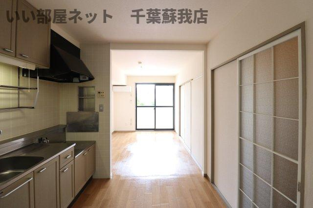 アルカディアⅡの居間・リビング|こちらのリビングで趣味の時間をお楽しみください