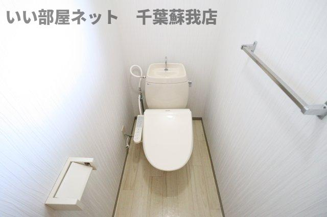 アルカディアⅡのトイレ|落ち着いた色調のトイレです