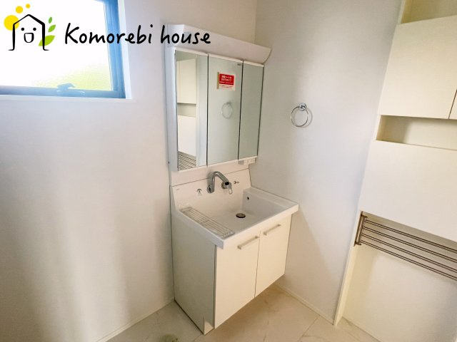 鴻巣市宮前　新築一戸建て　セレクト花水木　A号棟の独立洗面台|独立洗面台で身支度をすべて済ませてしまいましょう