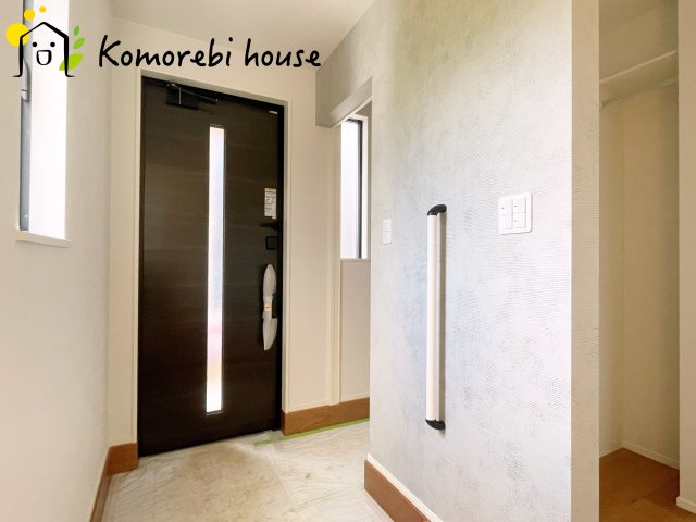 鴻巣市宮前　新築一戸建て　セレクト花水木　A号棟の玄関|シンプルで使いやすい玄関です