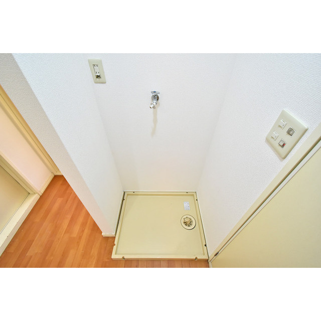 ブライト田中の洗面所|明るい洗面所です