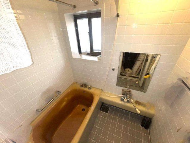 和歌山市坂田　中古戸建の浴室