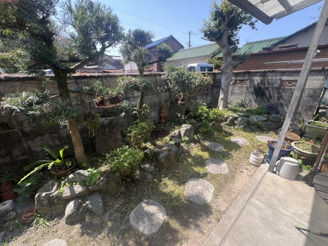 和歌山市坂田　中古戸建の庭