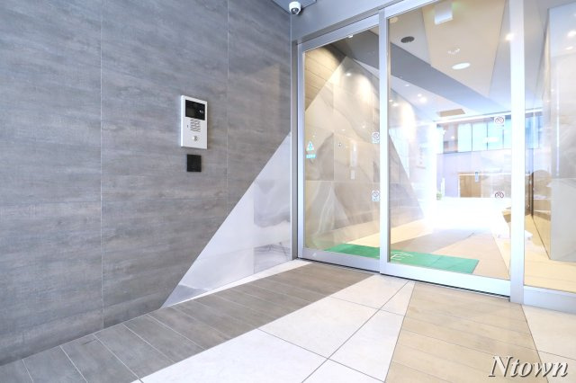 【エントランス】 | IE伏見 | 建物の内部です