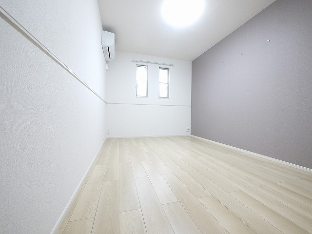グランメゾンＮの寝室|開放的な寝室です