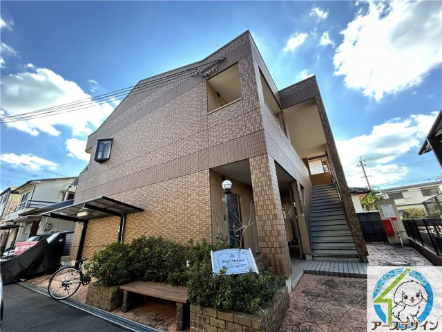 デフィーメゾンの駐車場