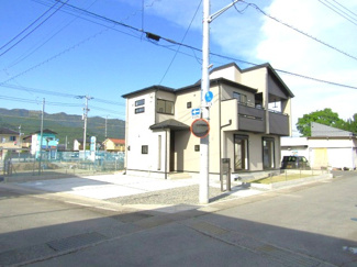 【前面道路含む現地写真】 | 前面道路含む現地写真です