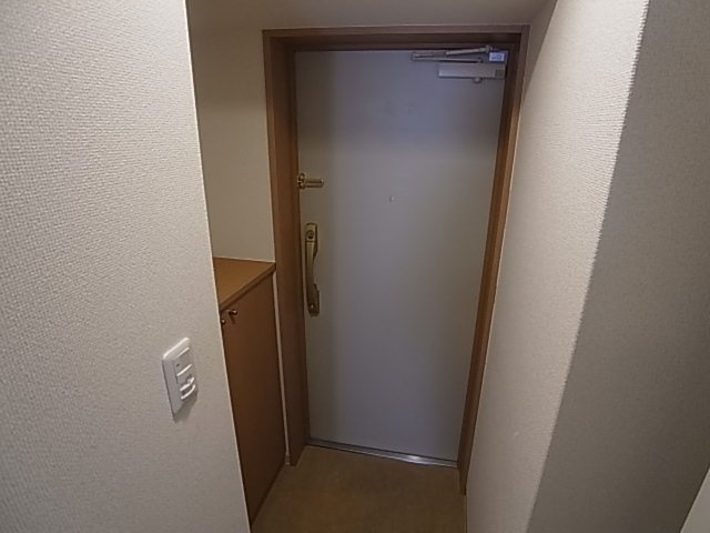 神戸市須磨区前池町１丁目の賃貸マンションの玄関