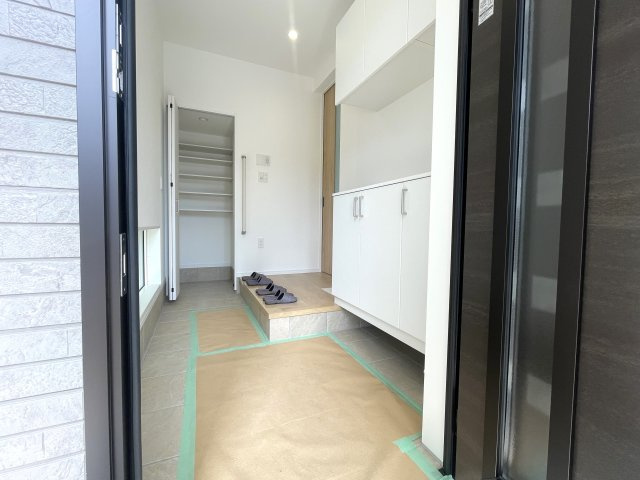 佐佐伯区薬師が丘二丁目　№35424の玄関|広々とした開放的な玄関