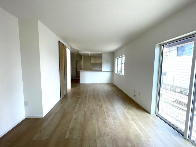 佐佐伯区薬師が丘二丁目　№35424の居間・リビング|19.75ＬＤＫの
開放的なリビング