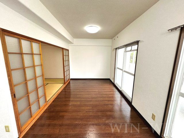 フィオーレ大山 Ⅱの居間・リビング