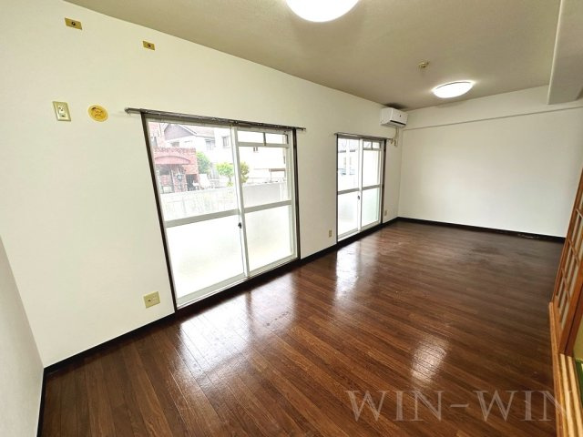 フィオーレ大山 Ⅱの居間・リビング