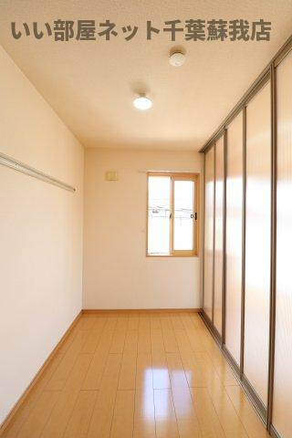 サンラルゴⅡの寝室|開放的な寝室です