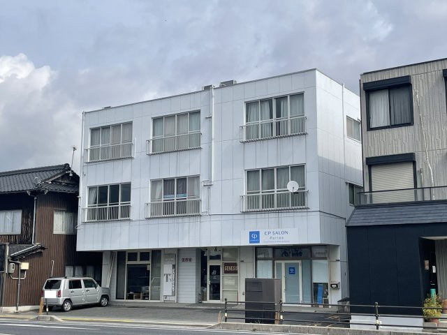 中央ビルの外観