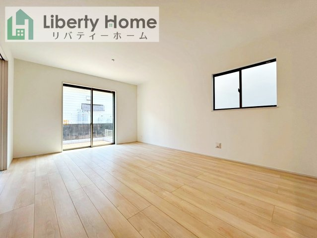 土浦市中高津２丁目　新築戸建　B号棟の居間・リビング