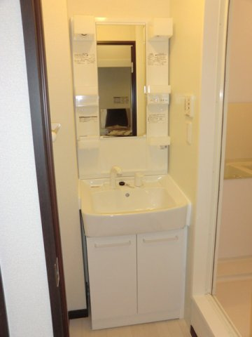 レオネクストフローラ鈴蘭台の内装|過ごしやすい室内です