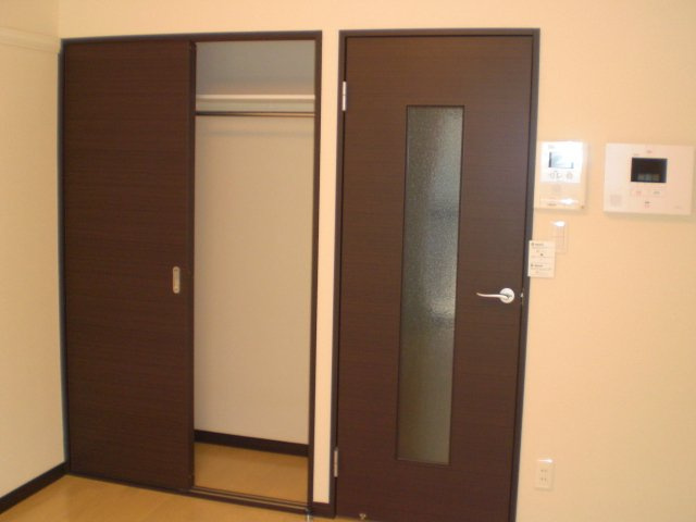 レオネクストフローラ鈴蘭台の内装|収納も広い！