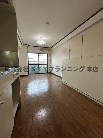 仲介手数料０円！クリーンあらたまの居間・リビング